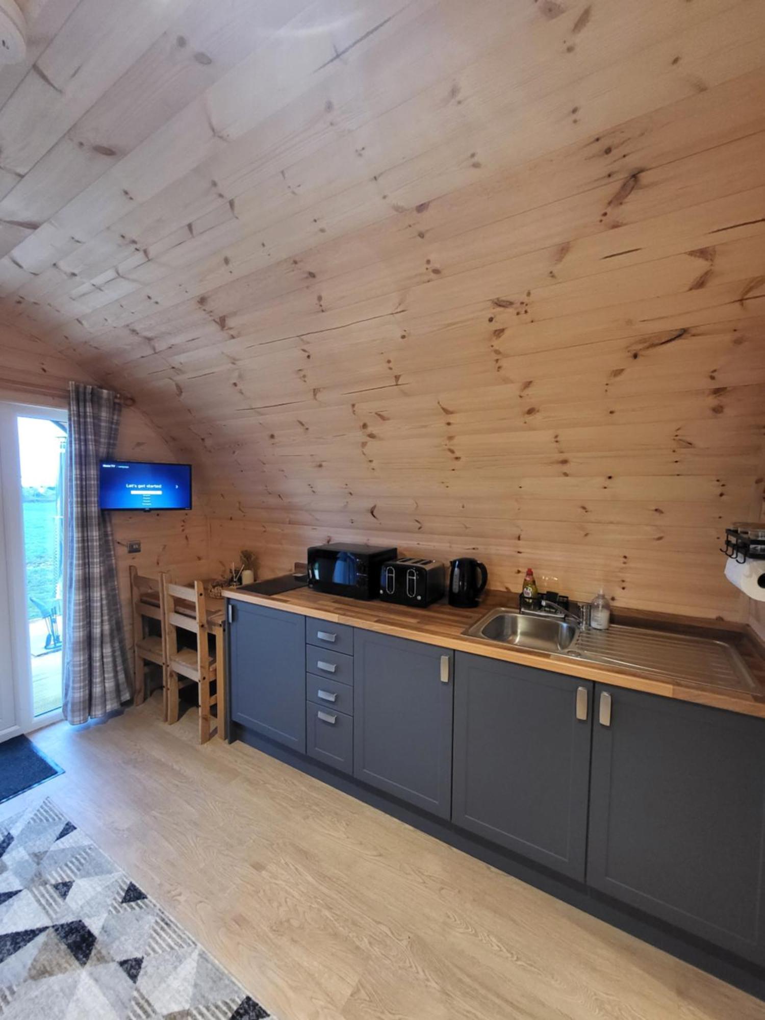Campsite Lois' Pod With Hot Tub, Near Airport Bristol